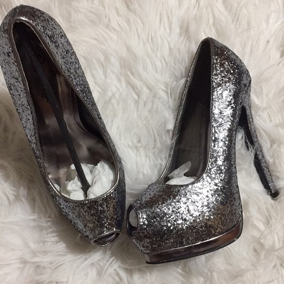 Cupid Silver Sequin Sparkly Glitter High Heels - Picture 2 of 8
